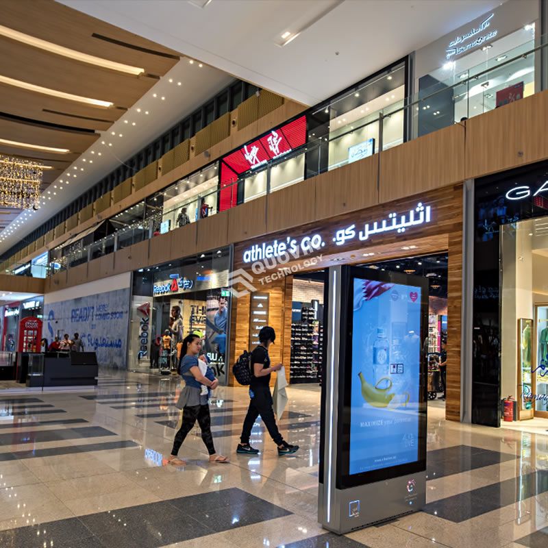 Digital signage at hub stations